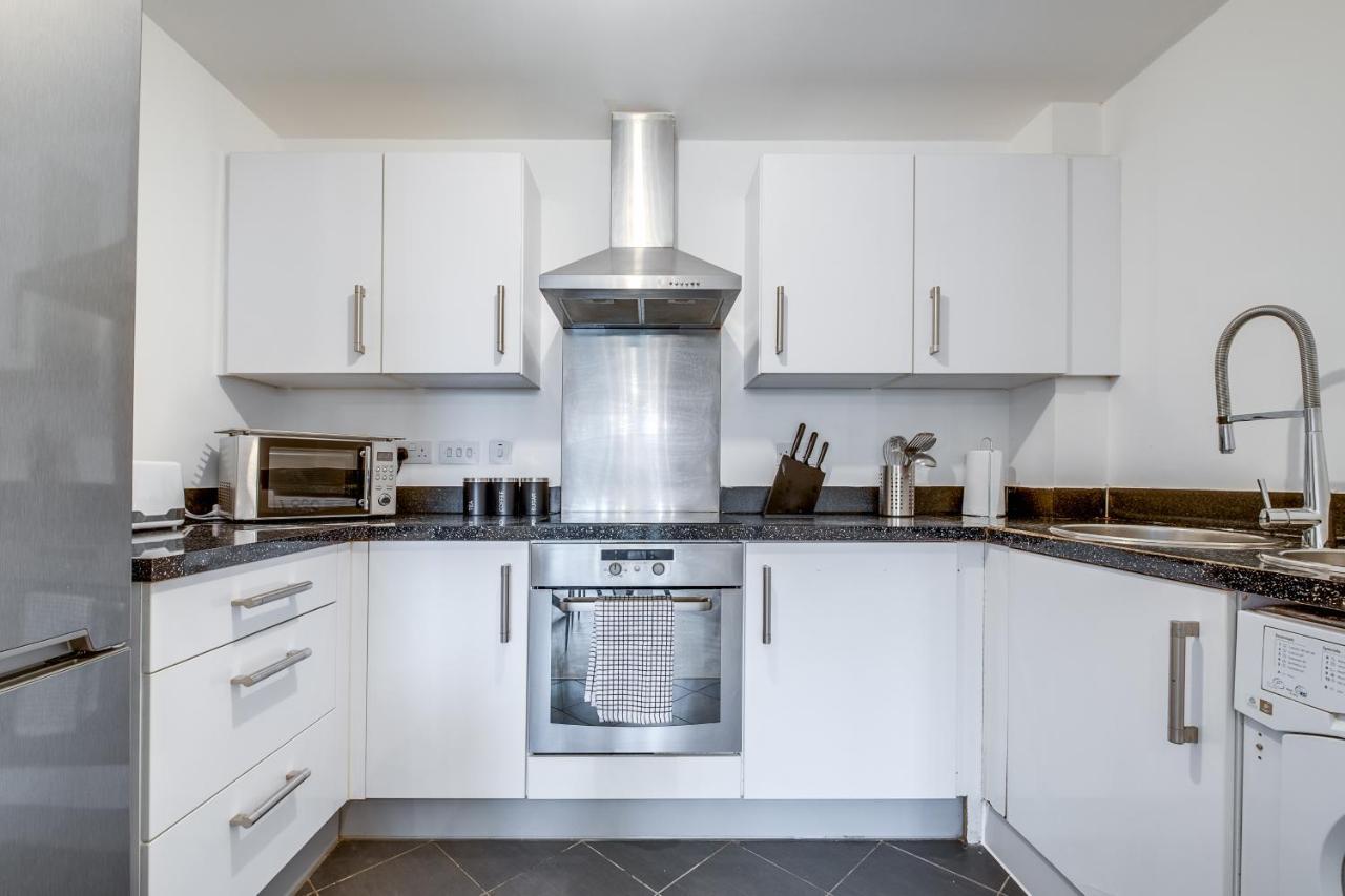 ברמינגהאם Stylish 4Th Floor 2 Bedroom En Suite City Centre Apartment With Parking By Azura Nights מראה חיצוני תמונה