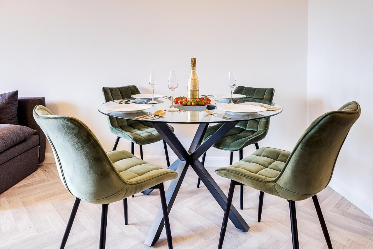 ברמינגהאם Stylish 4Th Floor 2 Bedroom En Suite City Centre Apartment With Parking By Azura Nights מראה חיצוני תמונה
